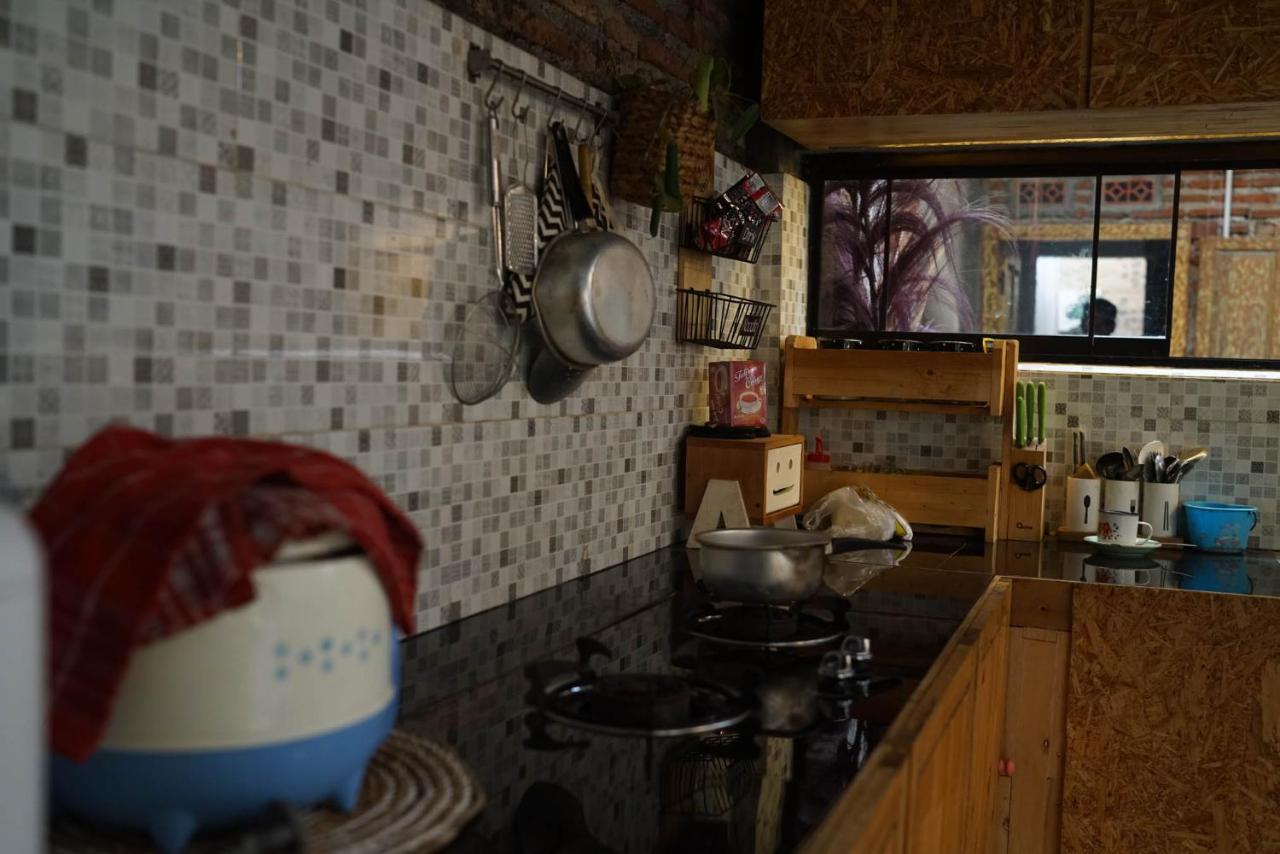 Happy House Bnb Bromo Backpacker Probolinggo Exterior foto