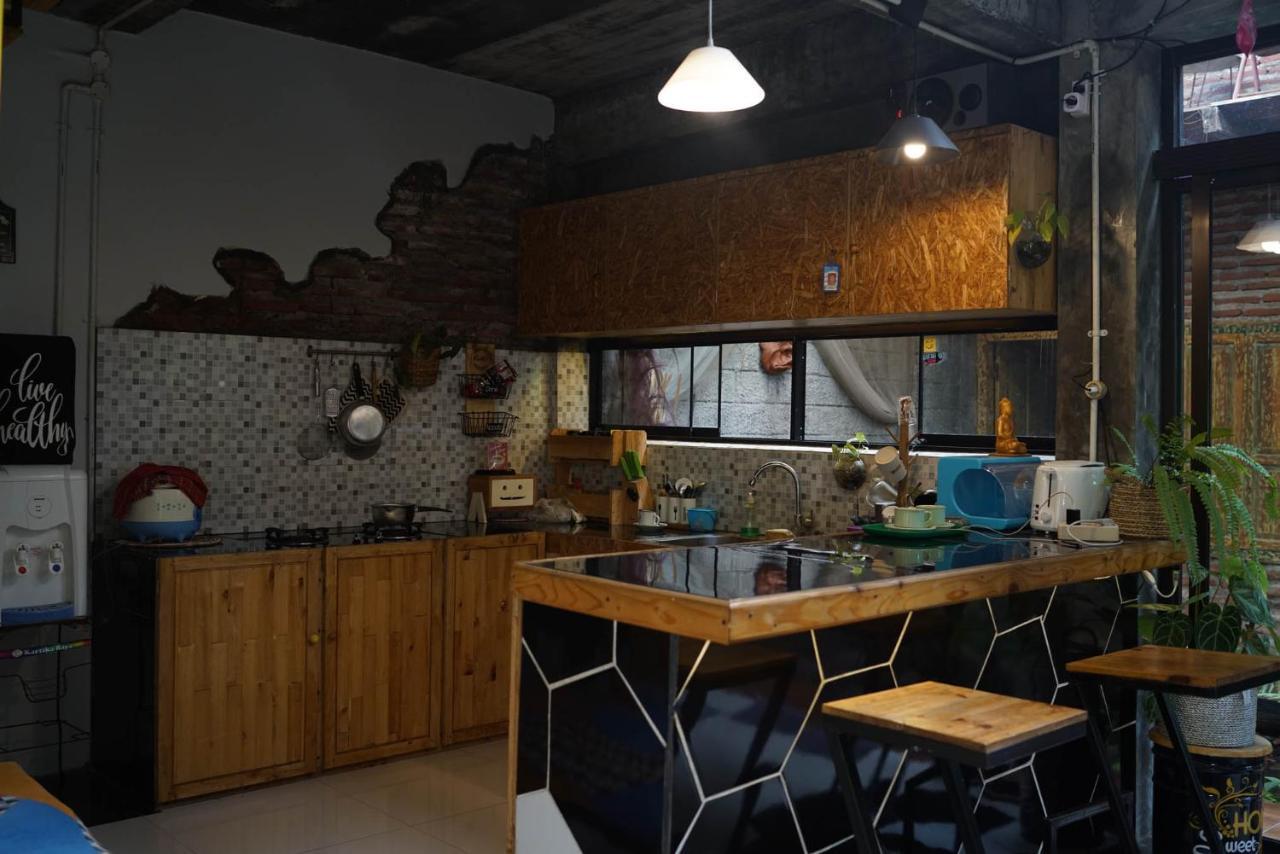 Happy House Bnb Bromo Backpacker Probolinggo Exterior foto