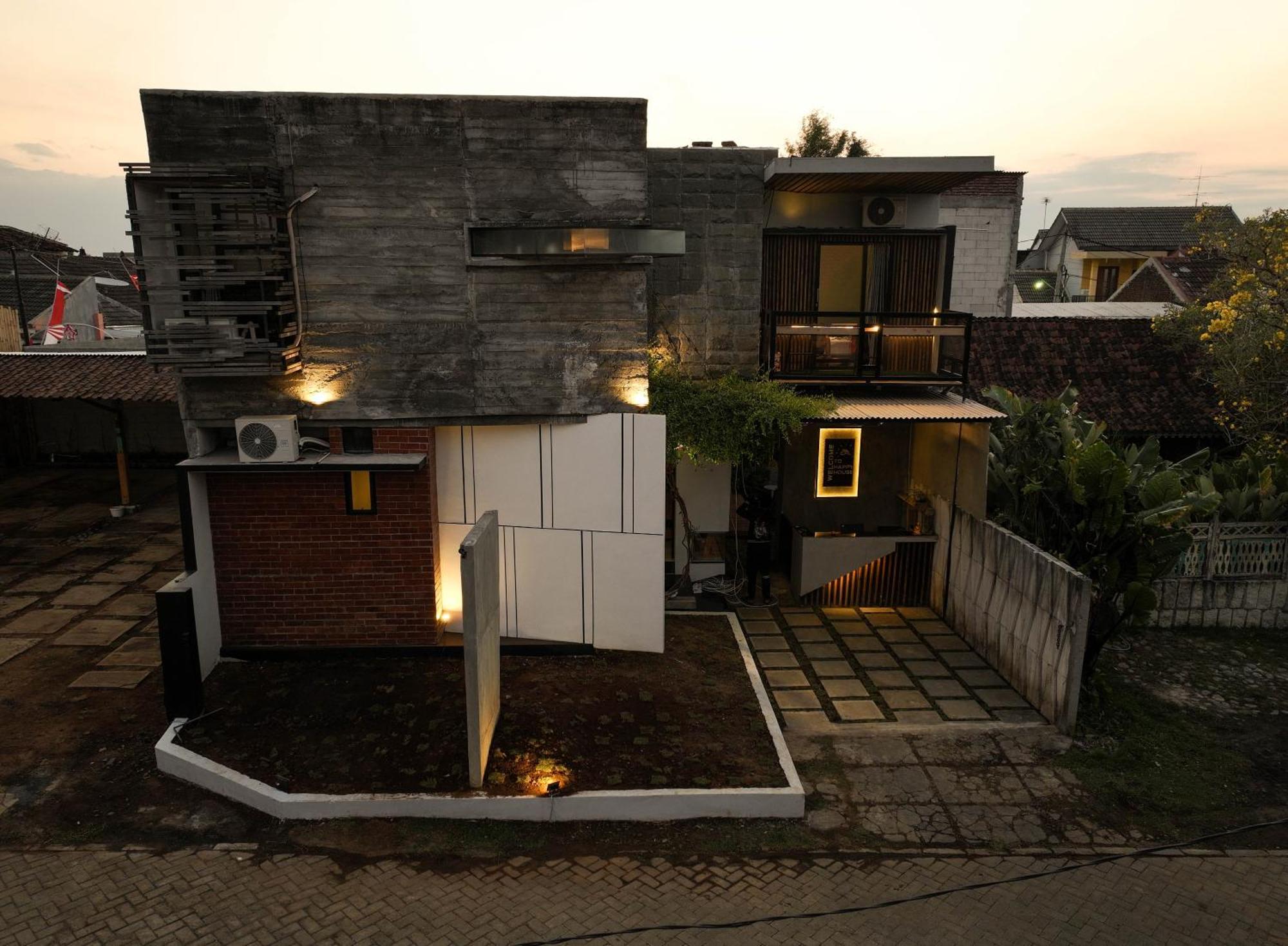 Happy House Bnb Bromo Backpacker Probolinggo Exterior foto