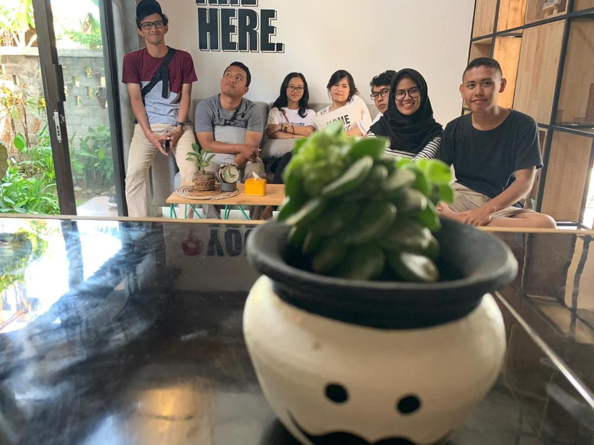 Happy House Bnb Bromo Backpacker Probolinggo Exterior foto